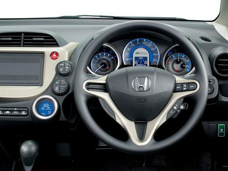  Honda Fit Hybrid 2012 года  (фото 3 из 5)